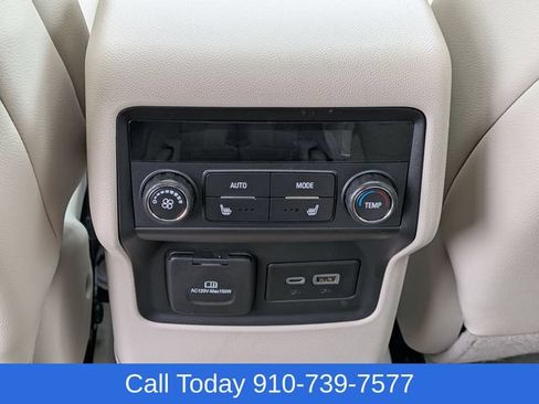 Used 2023 GMC Acadia Denali w/ Denali Ultimate Package FWD image 35