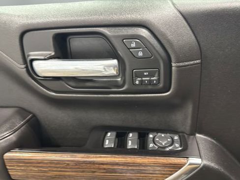 Used 2019 Chevrolet Silverado 1500 High Country w/ High Country Premium Package image 19