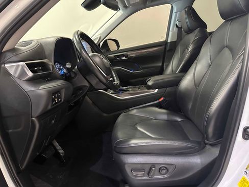 Certified 2022 Toyota Highlander Limited image 21