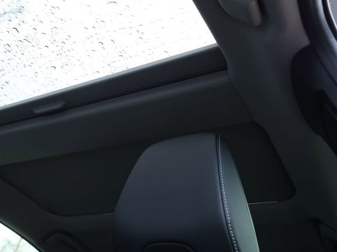 Used 2024 Toyota Prius Limited image 15