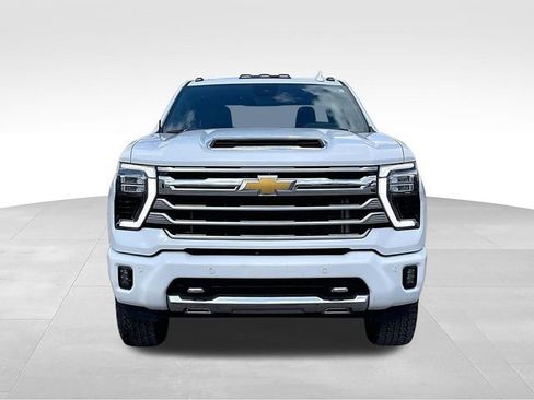 Certified 2024 Chevrolet Silverado 2500 High Country w/ High Country Premium Package AWD/4WD image 2