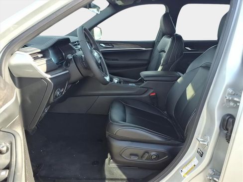 New 2025 Jeep Grand Cherokee L Limited image 14