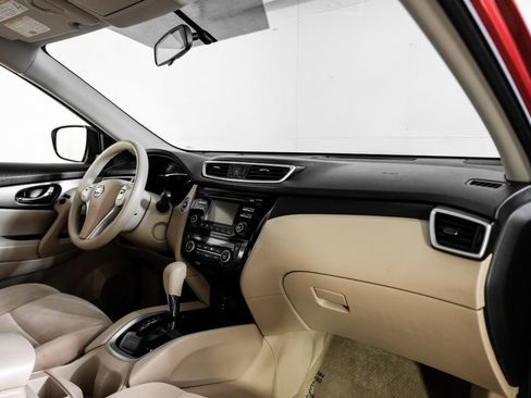 Used 2015 Nissan Rogue SV image 9