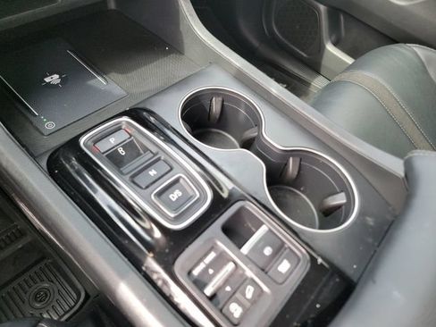 Used 2025 Honda Pilot EX-L image 16