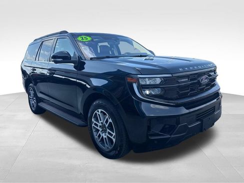 Used 2025 Ford Expedition Active AWD/4WD image 8