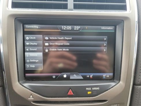 Used 2014 Lincoln MKX AWD w/ Olive Ash Wood Package image 34