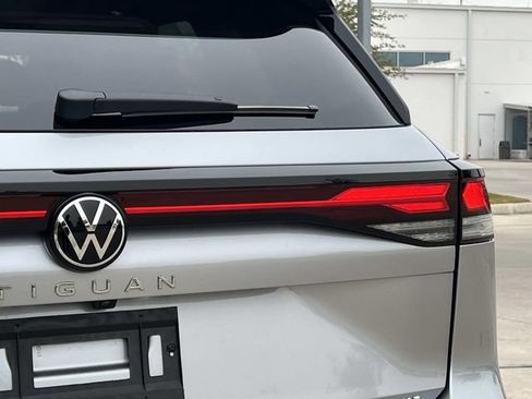 New 2026 Volkswagen Tiguan SE image 5