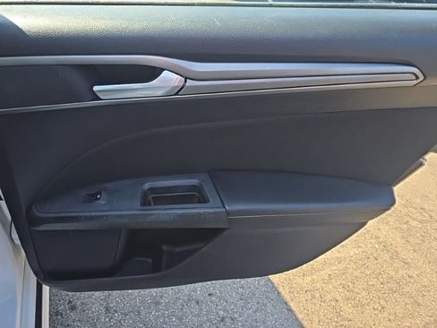 Used 2019 Ford Fusion SE AWD/4WD image 29
