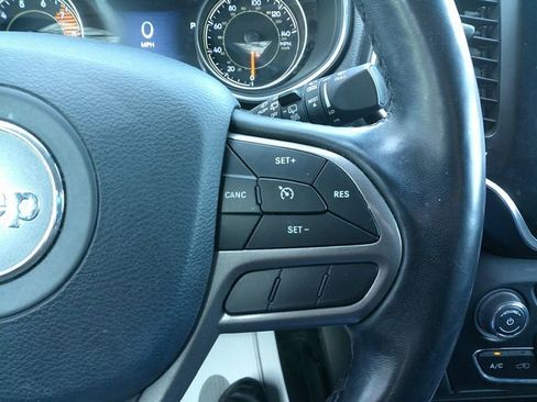 Used 2021 Jeep Cherokee Latitude Lux w/ Comfort/Convenience Group AWD/4WD image 14