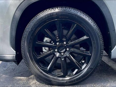 Used 2021 Toyota Highlander Limited FWD image 9