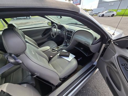 Used 2003 Ford Mustang Convertible image 5