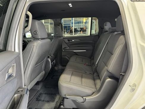 Used 2025 Chevrolet Traverse LT w/ Midnight/Sport Edition AWD/4WD image 8