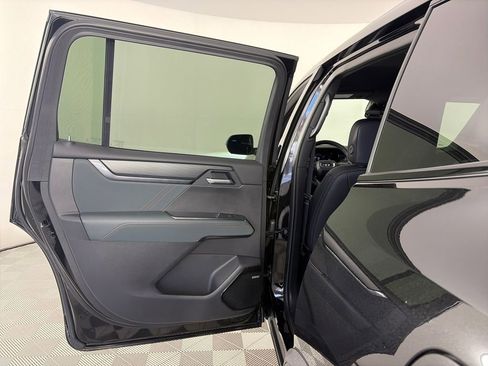 Used 2025 GMC Acadia AT4 image 12