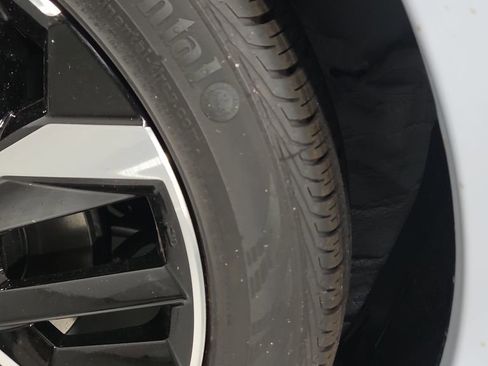 New 2025 Nissan Versa SR w/ Trunk Package image 26