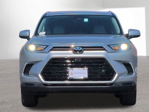 New 2026 Toyota Grand Highlander XLE image 2