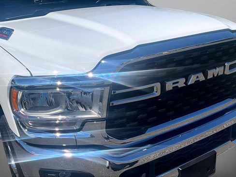 Used 2024 RAM 2500 Big Horn AWD/4WD image 29