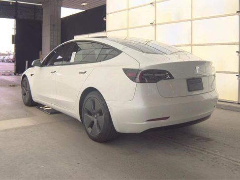 Used 2022 Tesla Model 3 Long Range AWD/4WD image 9
