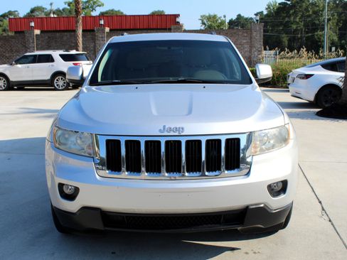 Used 2011 Jeep Grand Cherokee Laredo image 11