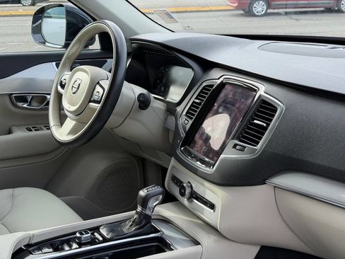 Used 2016 Volvo XC90 T5 Momentum image 23