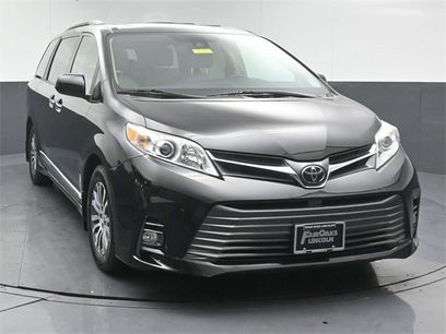 Used 2018 Toyota Sienna XLE