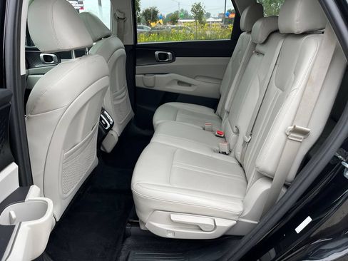 Used 2022 Kia Sorento S w/ Panoramic Sunroof Package FWD image 39