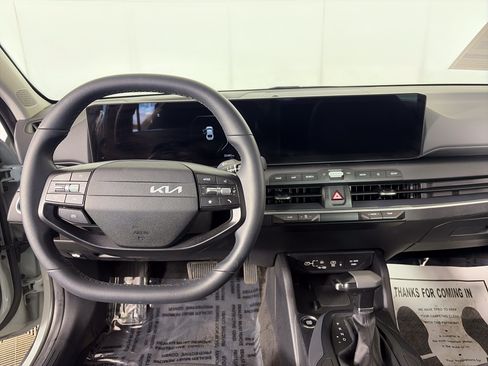 Certified 2025 Kia K4 EX FWD image 9