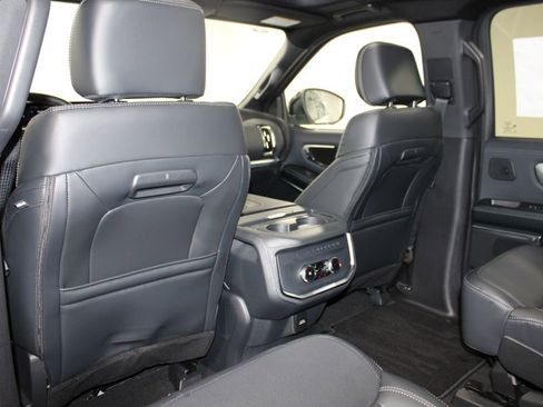 New 2025 Ford Expedition Platinum w/ Stealth Performance Package image 29