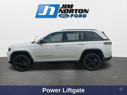 Used 2024 Jeep Grand Cherokee Altitude AWD/4WD image 6