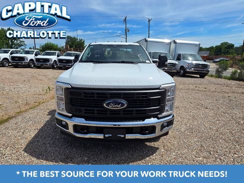 New 2026 Ford F250 XL w/ XL Chrome Package RWD image 2