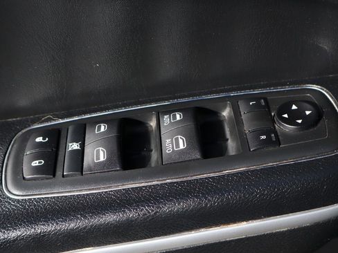 Used 2020 Chrysler 300 S image 16