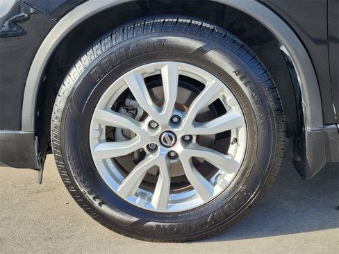 Used 2019 Nissan Rogue S w/ Special Edition Package image 10