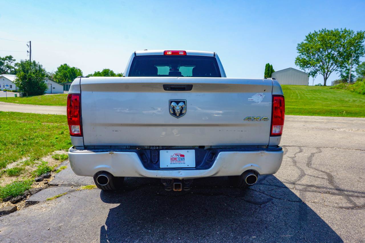 Used 2019 RAM 1500 Express w/ Express Value Package AWD/4WD image 4
