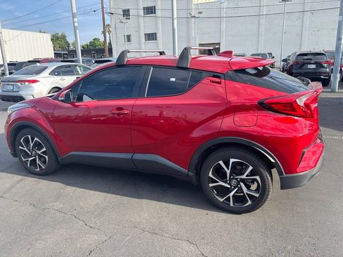 Used 2021 Toyota C-HR XLE FWD image 8