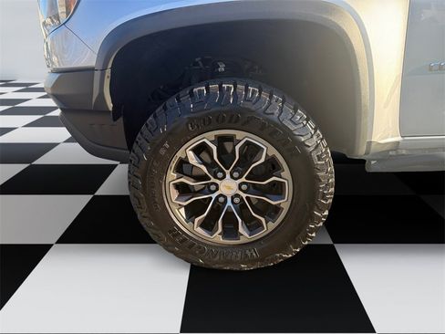 Used 2020 Chevrolet Colorado ZR2 image 14