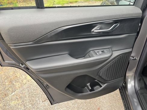 New 2025 Jeep Grand Cherokee Laredo X image 15