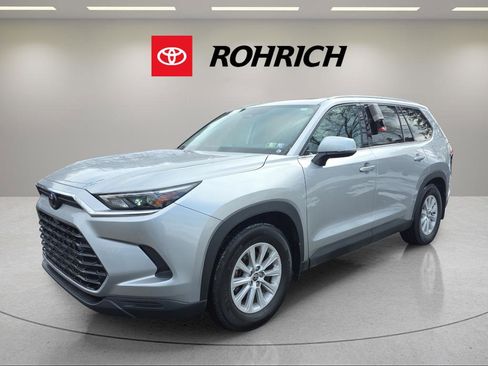 Used 2024 Toyota Grand Highlander XLE image 1