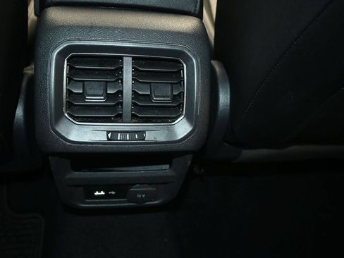 Used 2018 Volkswagen Tiguan SE FWD image 18
