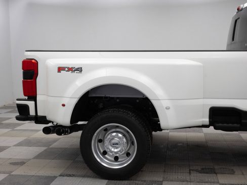 New 2026 Ford F450 Platinum w/ FX4 Off-Road Package image 16