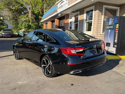 Used 2022 Honda Accord Sport image 3