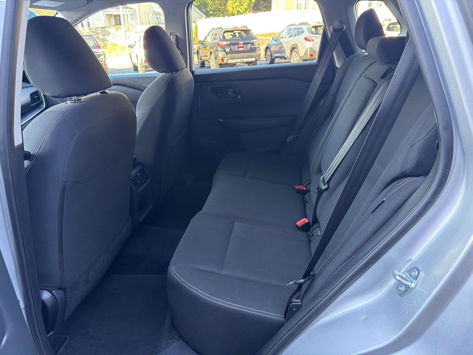 Used 2024 Nissan Rogue S AWD/4WD image 11