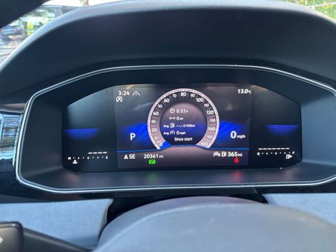 Used 2025 Volkswagen Jetta SE image 39