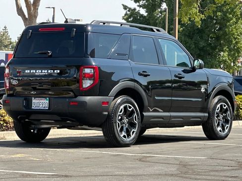 Used 2025 Ford Bronco Sport Outer Banks AWD/4WD image 2