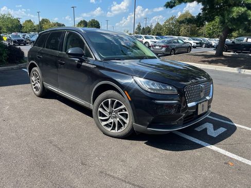 Used 2022 Lincoln Corsair AWD w/ Equipment Group 101A image 8