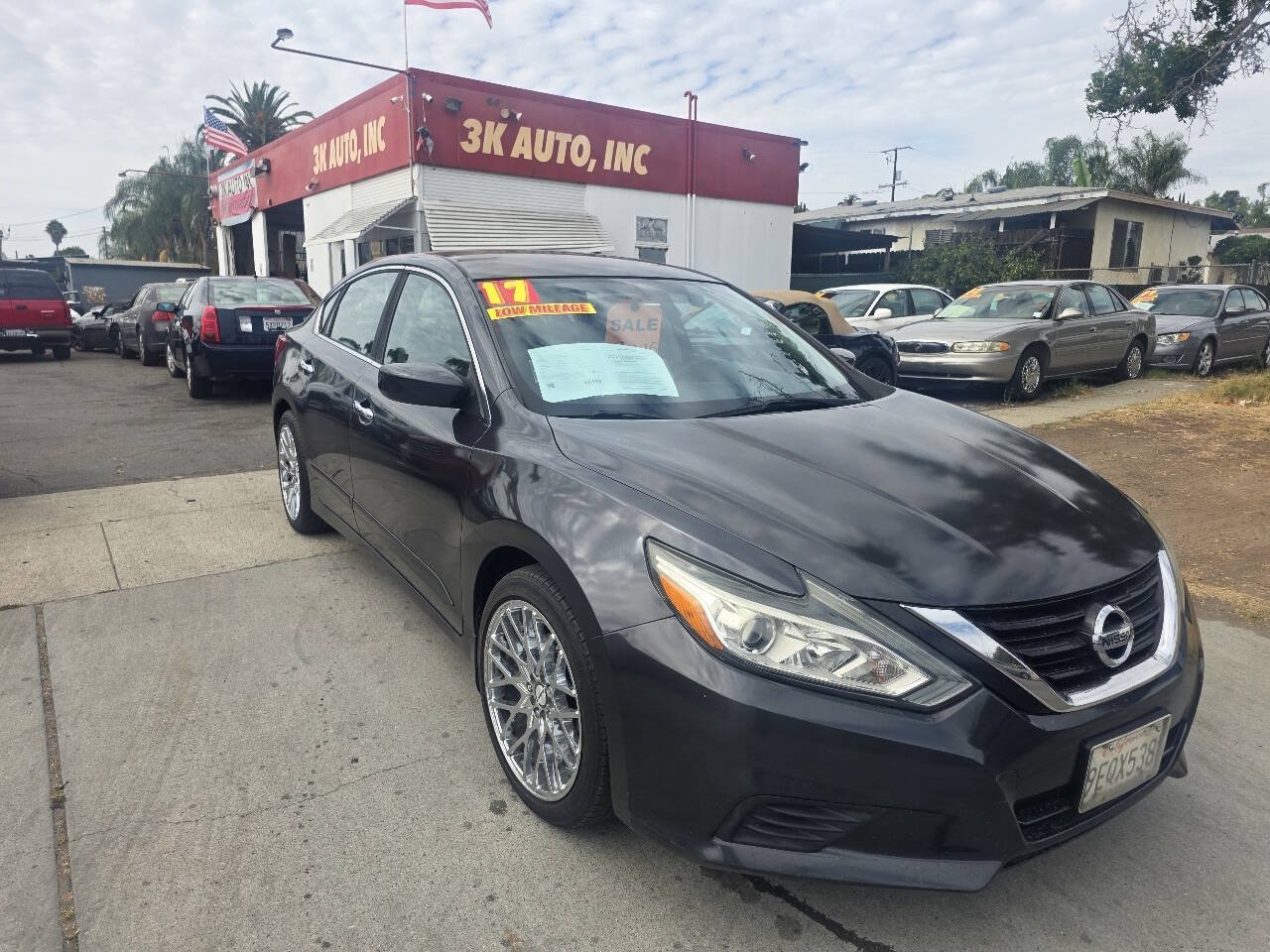 Used 2017 Nissan Altima 2.5 S w/ Power Driver Seat Package FWD image 1