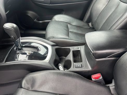 Used 2016 Nissan Rogue SL w/ SL Premium Package image 17