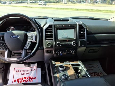 Used 2018 Ford Expedition Platinum image 10