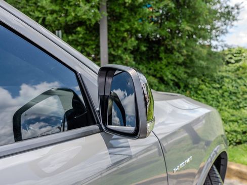 Used 2024 Dodge Durango R/T AWD/4WD image 31