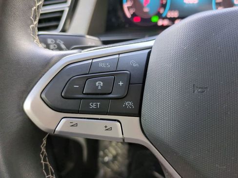 Used 2024 Volkswagen Atlas Cross Sport SE w/ Panoramic Sunroof Package image 24