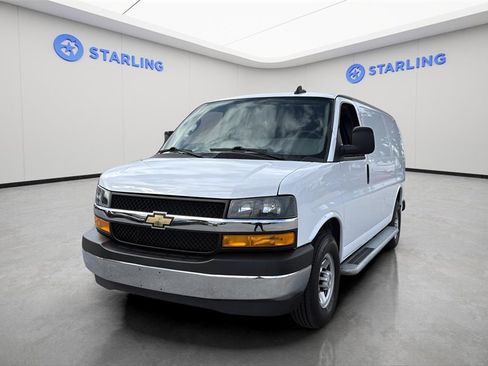 Used 2024 Chevrolet Express 2500 w/ Driver Convenience Package image 16