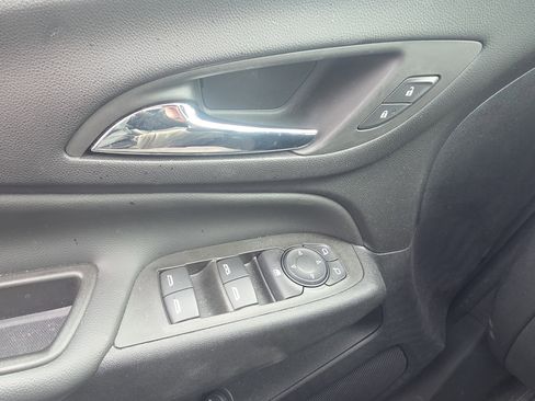 Used 2023 Chevrolet Equinox LT image 29